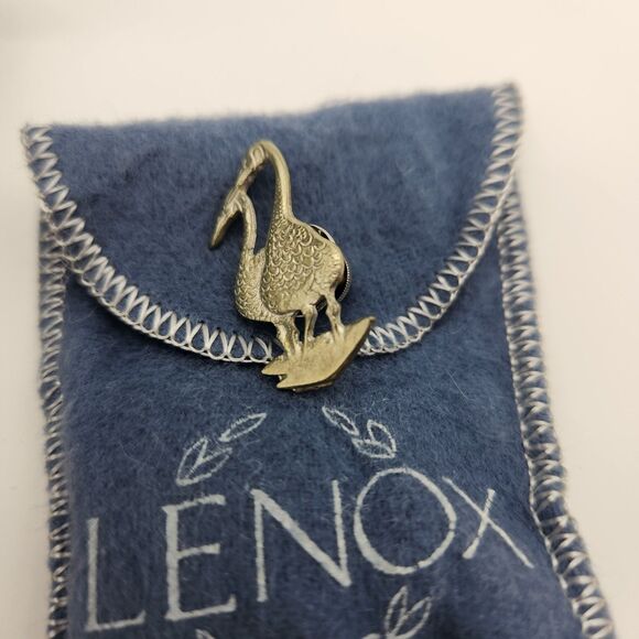 P. Buckley Moss Society 2002 Pats Flowers Pin Brooch Pendant Bonus Lenox Pin - Picture 5 of 8